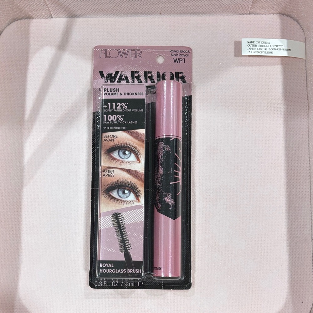 ❌Sold❌Bundle 💋Makeup Set with Pink Zip Case with mirror - Picture 3 of 12